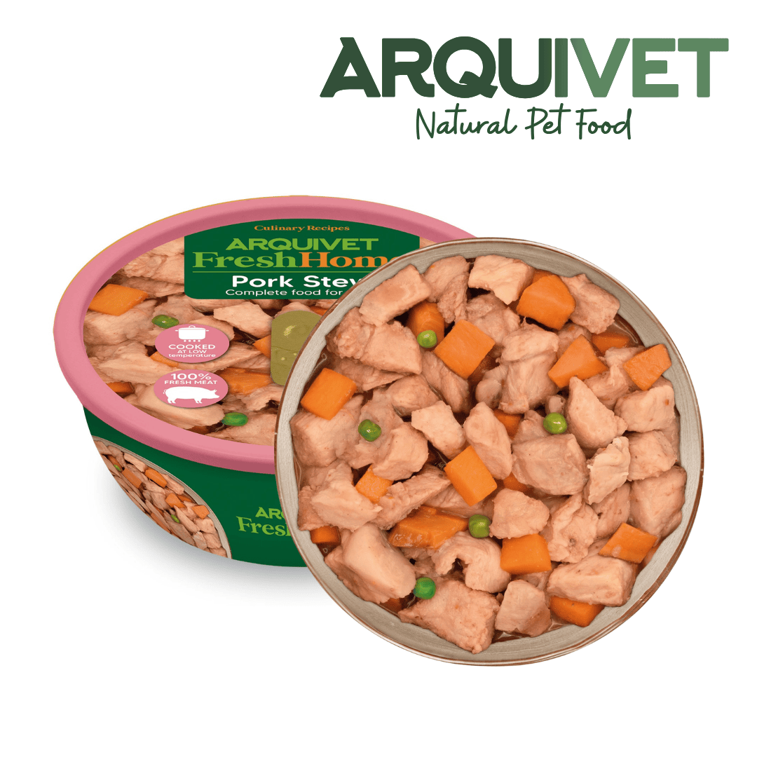 Arquivet natural pet food container with visible pet food inside on a white background