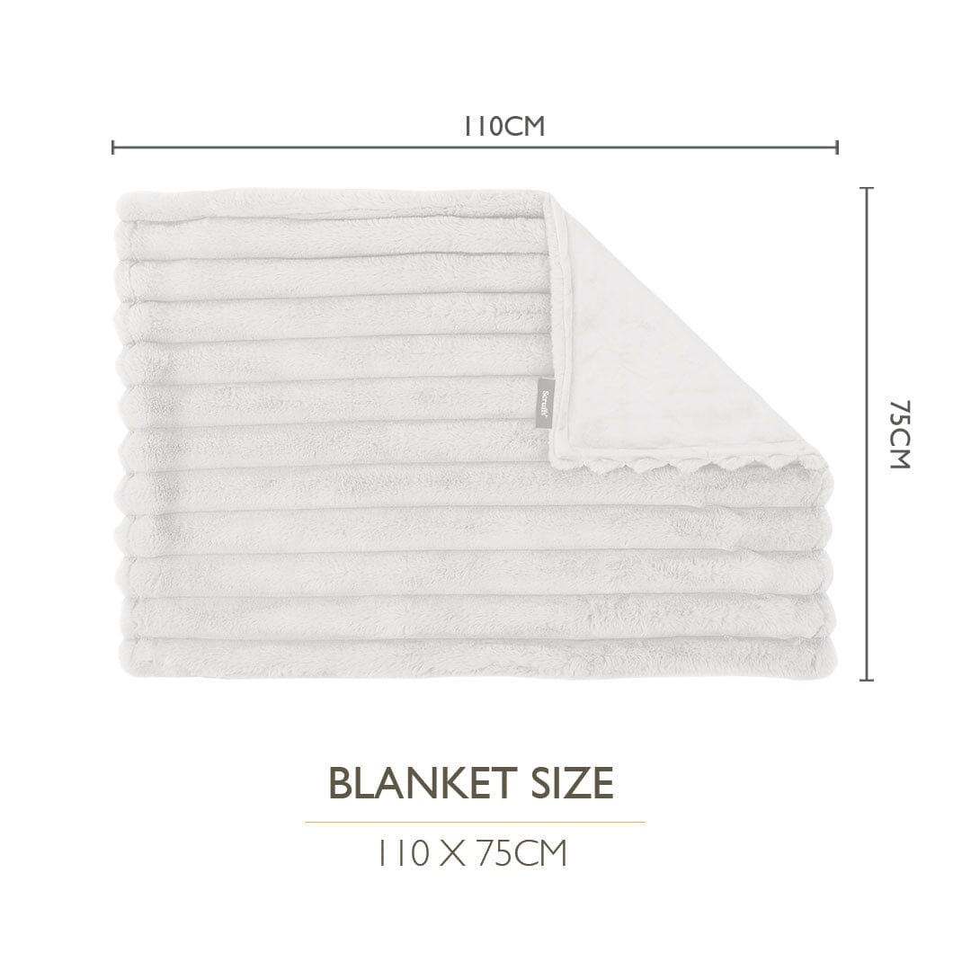Scruffs Aspen blanket with dimensions on a white background
