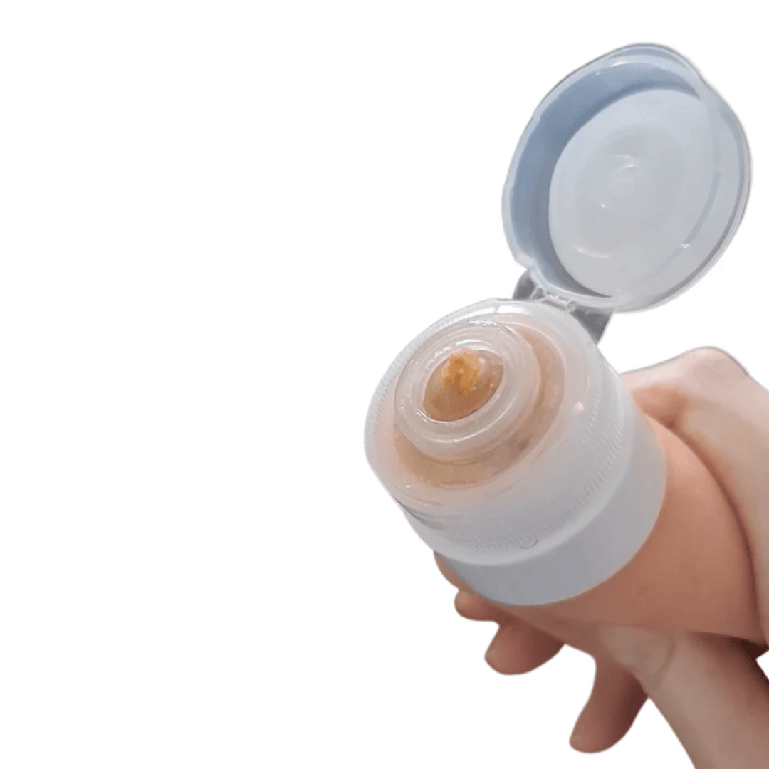 Squeezy Buddy - Refillable treat dispenser